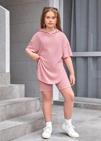 Светло-розовый летний костюм (футболка, шорты) SHEIN