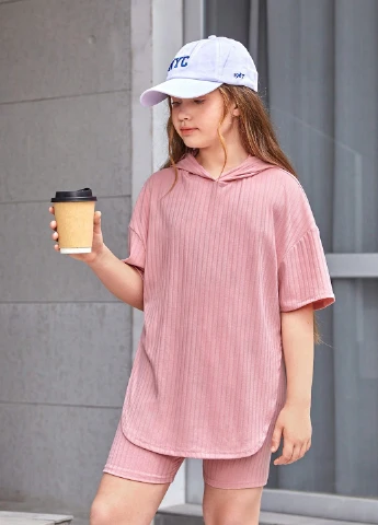 Светло-розовый летний костюм (футболка, шорты) SHEIN