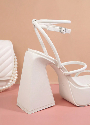 Белые босоножки SHEIN с ремешком