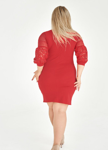 Красное вечернее приталенное платье с акцентными рукавами Gepur однотонное