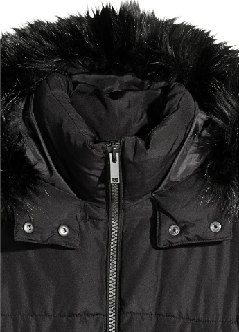 Черная зимняя куртка H&M