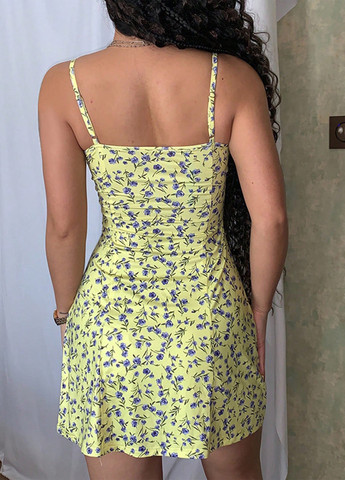 Желтое кэжуал платье клеш, с открытой спиной SHEIN с цветочным принтом