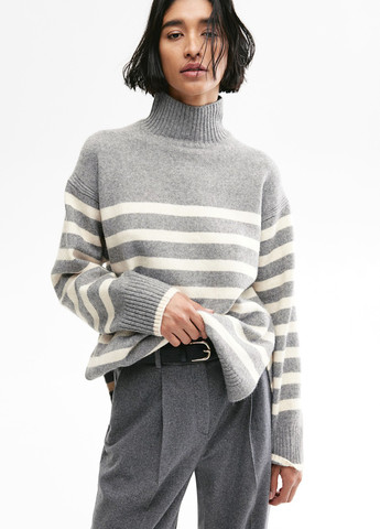 Серый зимний свитер джемпер H&M