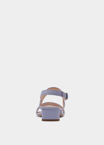 Сиреневые босоножки Clarks с ремешком