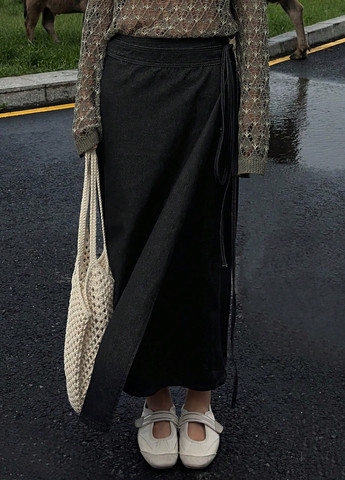 Черная джинсовая однотонная юбка SHEIN на запах