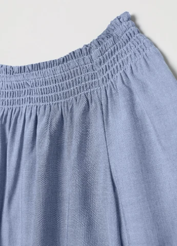 Светло-голубая однотонная блузка H&M демисезонная