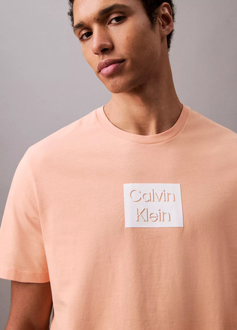 Помаранчева футболка Calvin Klein