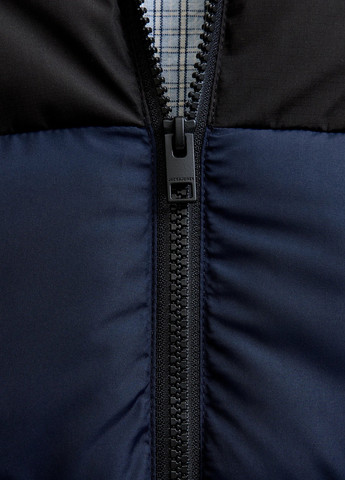 Темно-синя демісезонна куртка Jack & Jones