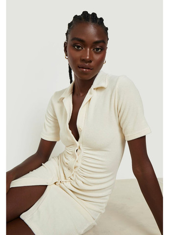 Молочна кежуал сукня сукня-сорочка Boohoo однотонна