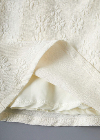 Белоснежное кэжуал платье клеш, с открытыми плечами SHEIN однотонное