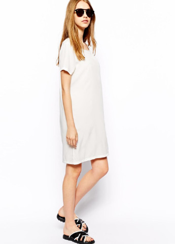 Молочное кэжуал платье платье-футболка Jacqueline de Yong однотонное