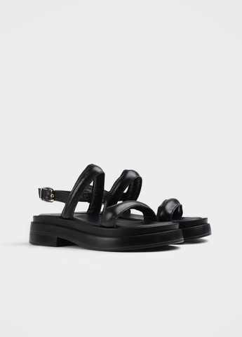 Черные босоножки URBAN TRACE с ремешком