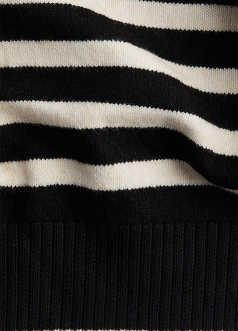 Чорний зимовий светр H&M