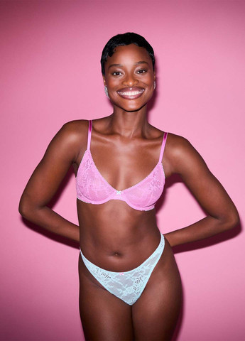 Розовый демисезонный комплект (бюстгальтер, трусики) Victoria's Secret