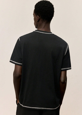 Чорна футболка SHEIN