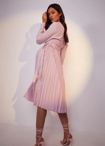 Розовое платье Boohoo