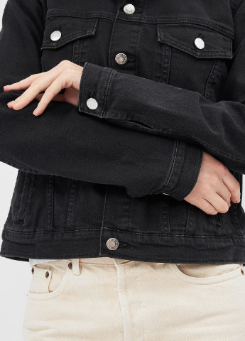 Черная летняя куртка джинсовая H&M