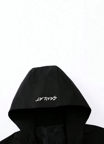 Черная демисезонная куртка SHEIN
