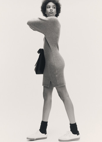 Бежевое платье зимнее H&M