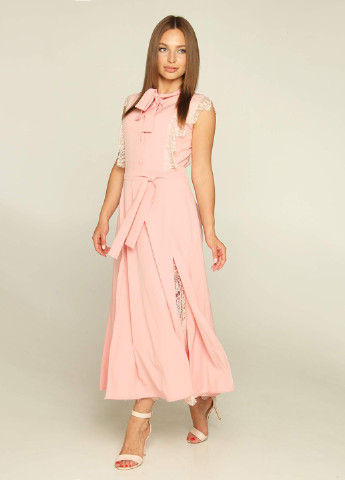 Розовое деловое платье Majaly