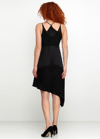 Черное коктейльное платье а-силуэт, с открытыми плечами Zara однотонное