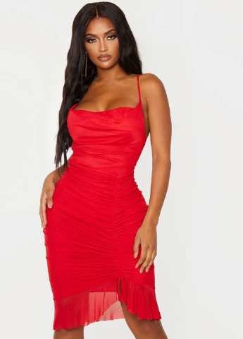 Красное коктейльное платье футляр, с открытой спиной PrettyLittleThing однотонное