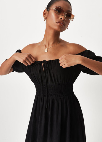 Чорна кежуал сукня з відкритими плечима Missguided однотонна