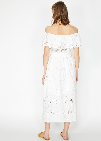 Белое кэжуал платье с открытыми плечами KOTON однотонное