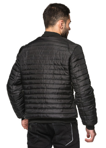 Черная демисезонная куртка Кариант