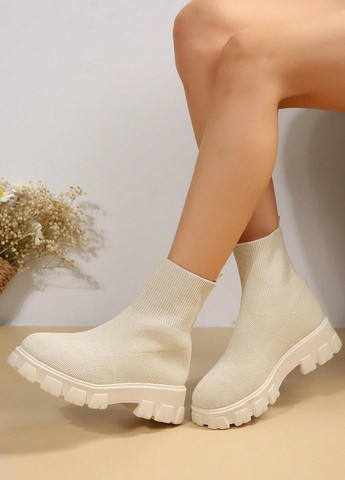 Осенние ботильоны SHEIN на тракторной подошве тканевые