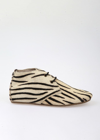 Бежевые кэжуал осенние ботинки Maruti