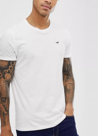 Белая футболка Hollister