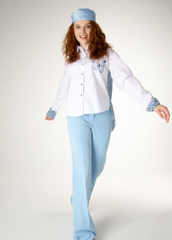 Белая демисезонная классическая блузка оформленная принтованным хлопком и вышивкой: "бабочка-цветок" INNOE Рубашка