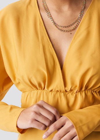Жёлтая блуза NA-KD