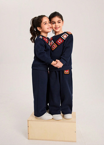 Темно-синий демисезонный костюм (свитшот, брюки) брючный SHEIN