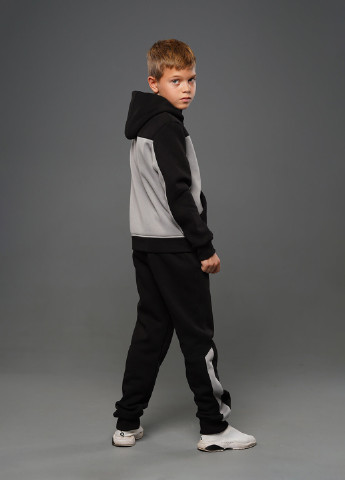 Сірий зимовий спортивний костюм з написами Sinthia (194959072)