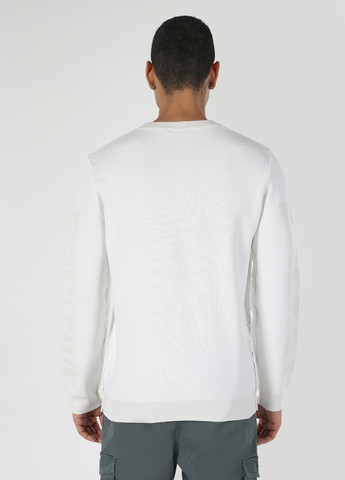 Белый демисезонный свитер джемпер Colin's