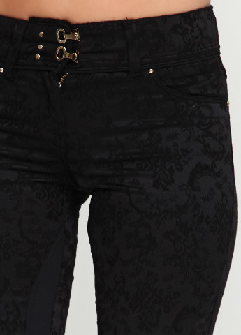 Черные кэжуал демисезонные зауженные брюки Sassofono