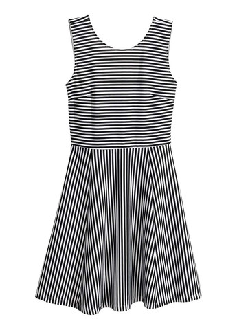 Черно-белое откровенный платье клеш H&M в полоску