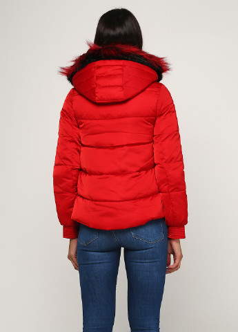 Красная зимняя куртка Guess