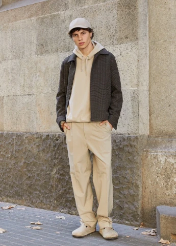 Коричневая демисезонная куртка Uniqlo