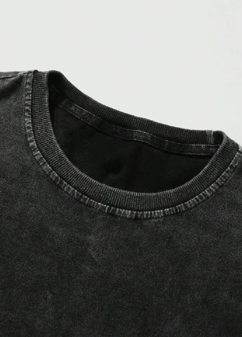 Черная футболка SHEIN