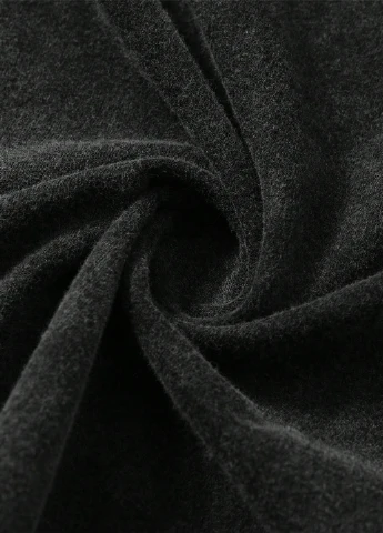 Черная футболка SHEIN