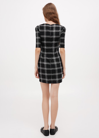 Чорна кежуал сукня Sassofono в клітинку