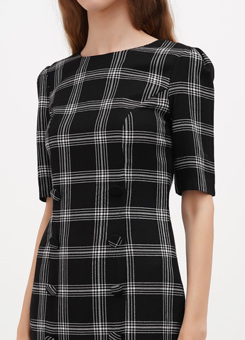 Чорна кежуал сукня Sassofono в клітинку
