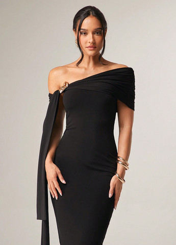 Черное праздничный, вечернее платье с открытыми плечами, футляр, с открытой спиной SHEIN однотонное
