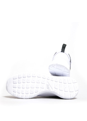 Белоснежные демисезонные кроссовки Nike