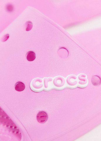 Розовые шлепанцы Crocs с перфорацией