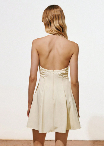 Айвори кэжуал платье клеш, с открытой спиной SHEIN однотонное