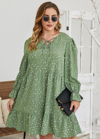 Зеленое кэжуал платье женское с пышной юбкой white circles Berni Fashion PLUS в горошек